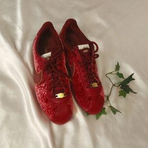 Nike Classic Cortez SE  CRUSH RED VELVET